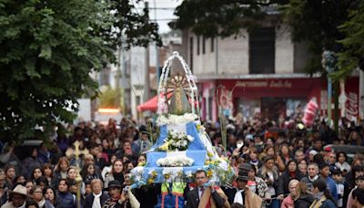 La Virgen de Luján salió a bendecir a sus fieles en Tucumán