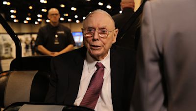 Berkshire shareholders remember Charlie Munger—3 lessons that will make you a better investor