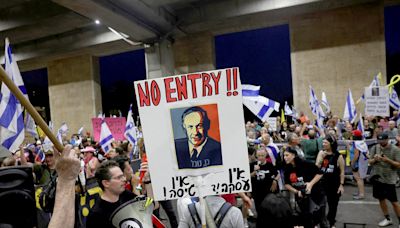 Angry Anti-Netanyahu Protests At Airport