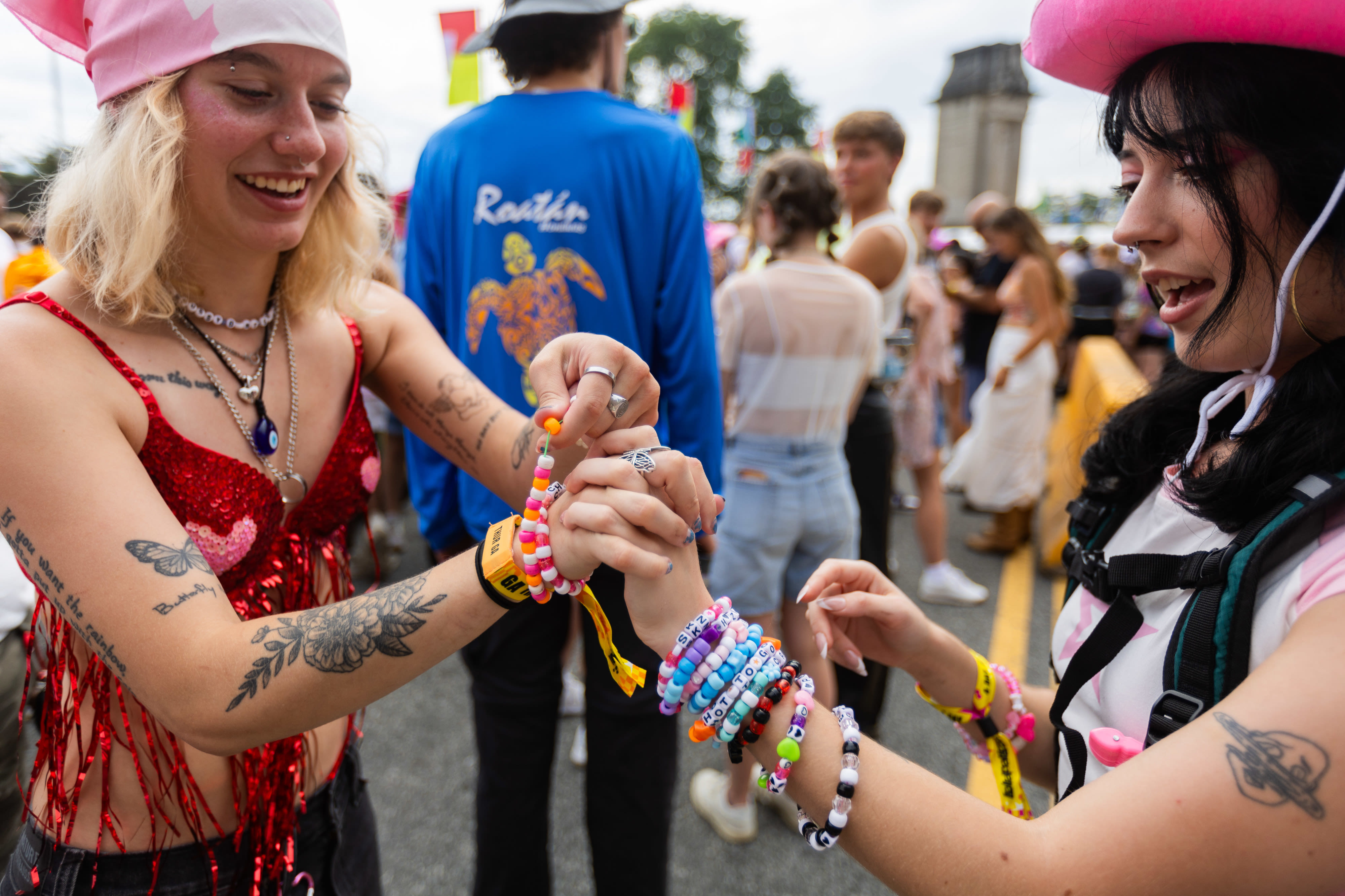 Lollapalooza opens on Day 1 with gray skies and pink for Chappell Roan