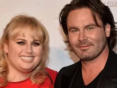 Rebel Wilson rivela: “ecco l’attore con cui ho perso la verginità a 35 anni”