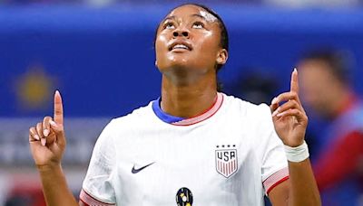 USWNT star Jaedyn Shaw makes more history! Teen sensation posts NWSL goal record when reaching double figures for San Diego Wave