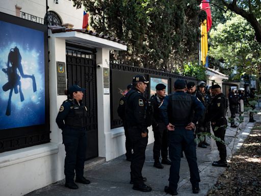 Cierre de consulados de Ecuador en México causa incertidumbre, dice organización que atiende a ecuatorianos