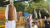 Elecciones en India: cuando unos metros separan a los multimillonarios del barrio marginal en Bombay - ELMUNDOTV
