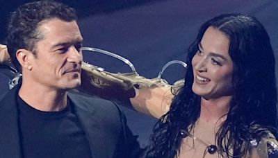 Orlando Bloom Adorably Introduces Katy Perry by Her Birth Name Before Love-Filled MTV VMAs Speech - E! Online