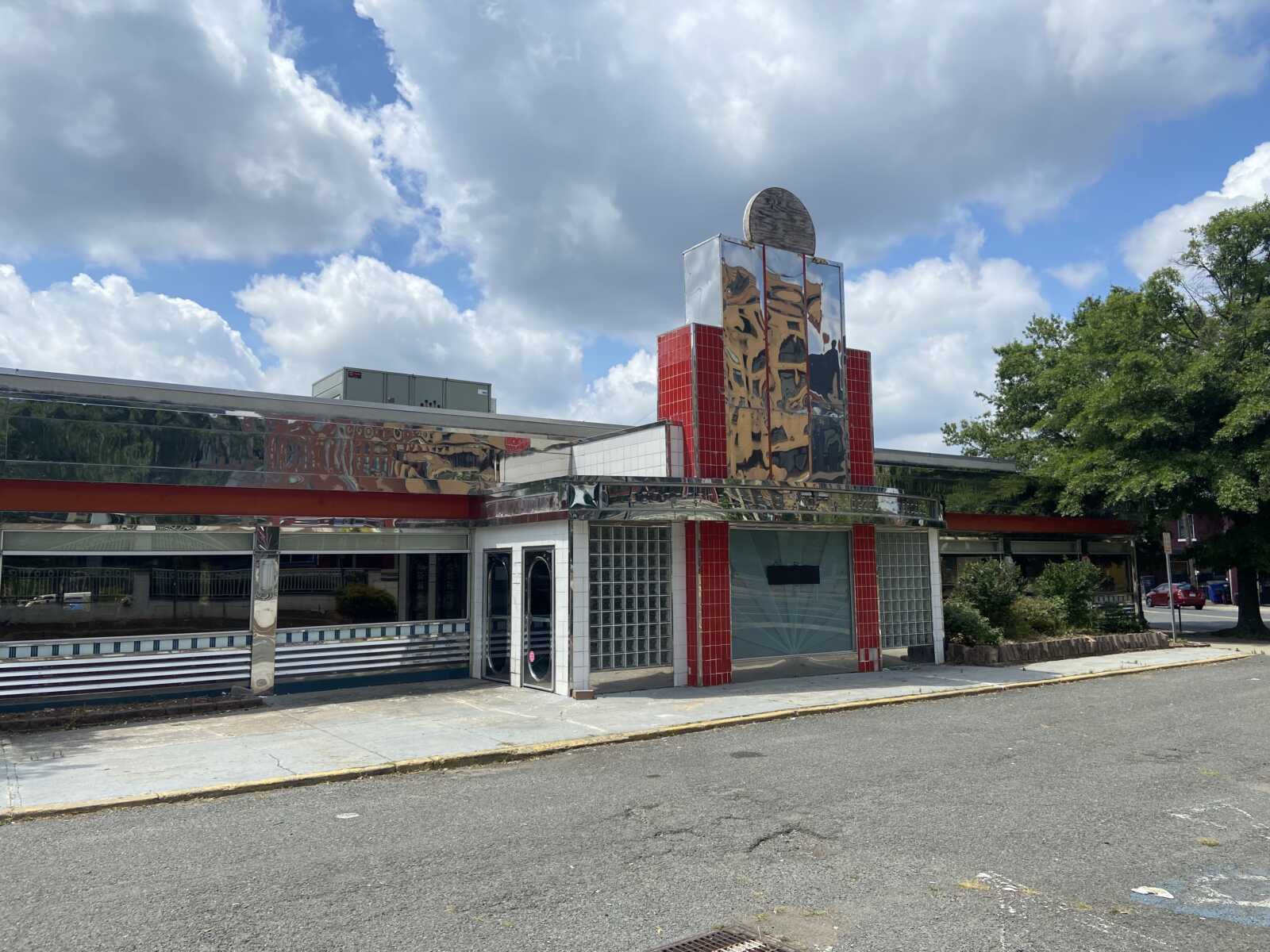 Pool hall coming to former Silver Diner in Clarendon | ARLnow.com