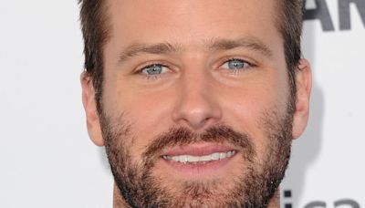 Armie Hammer admet avoir égratigné son ex avec un couteau