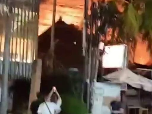 Aussie tourists lose everything after massive fire in Bali