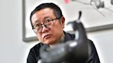 Liu Cixin, autor de ‘El problema de los tres cuerpos’: “Tener ideas originales es cada vez más difícil”