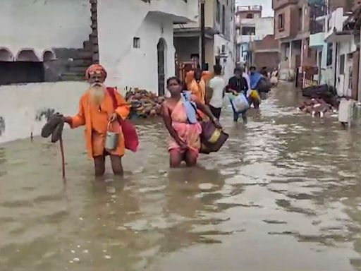 Ayodhya rains: Station underwater after heavy pre-monsoon showers, roads near Ram Mandir flooded | See visuals | Today News