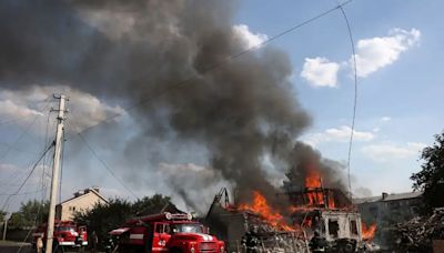 Escalada de ataques: drones ucranianos provocan un incendio en una refinería rusa