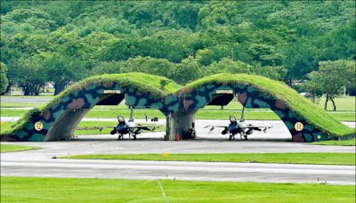 花蓮基地10架F-16V 掛彈備戰