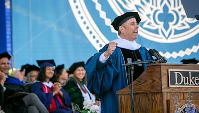 Watch: Students walk out of Jerry Seinfeld speech over his support for Israel