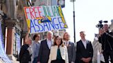 Julian Assange wins right to fresh appeal in extradition battle with the US