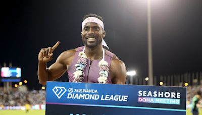Bednarek gana los 200 metros en la Liga Diamante en Doha con el mejor tiempo del año