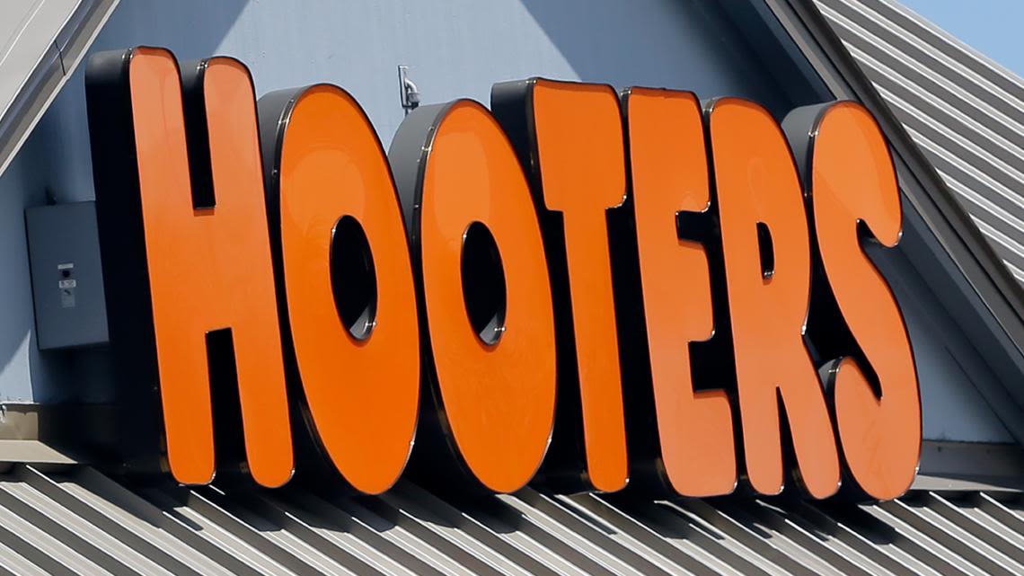 2 Hooters locations in Louisville and southern Indiana are closing