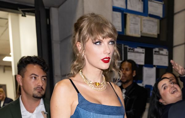 New Photos Show Taylor Swift Wearing 2 Minidresses in Las Vegas