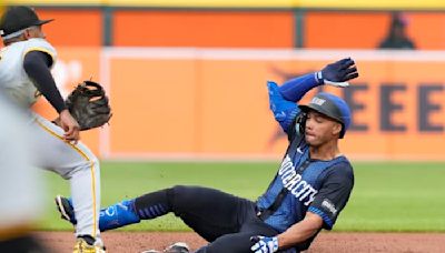 Detroit Tigers fans at Comerica Park asked to watch game from concourse due to weather