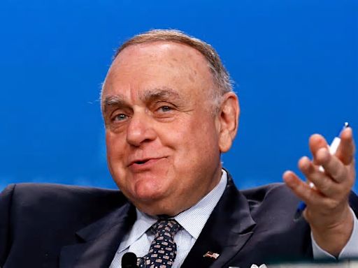 The US is headed for a financial crisis because of soaring national debt, billionaire investor Leon Cooperman says