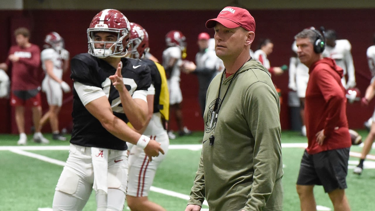 How would Alabama football adjust to decreased roster limit?
