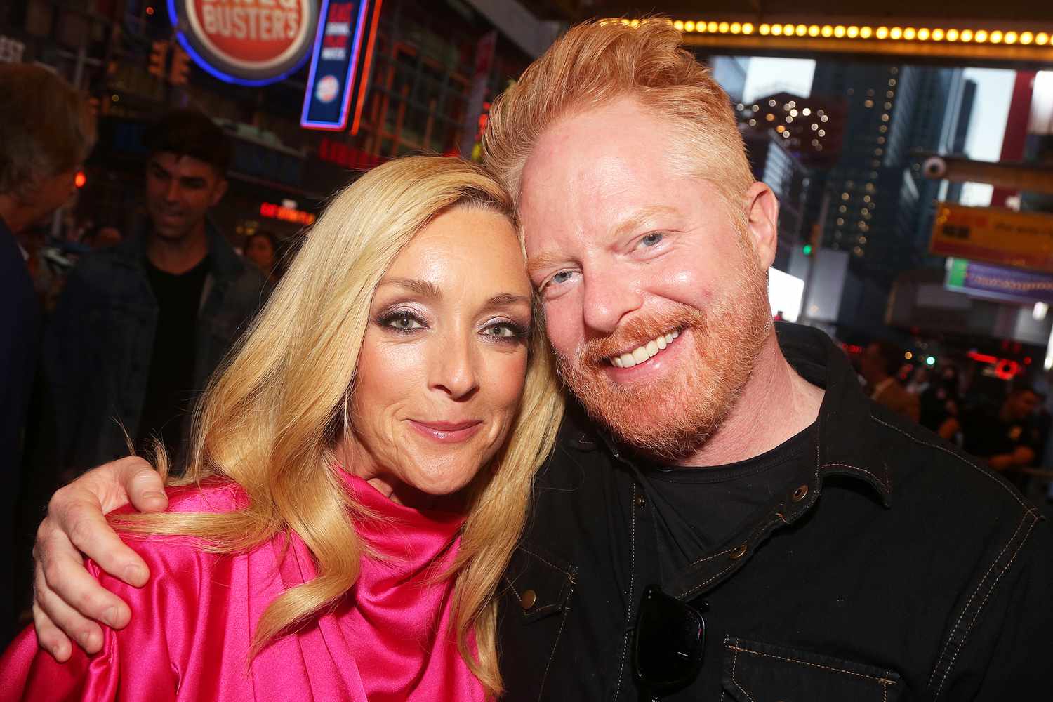 Jesse Tyler Ferguson recalls Jane Krakowski recognizing him as her Starbucks barista