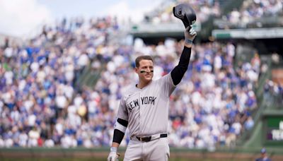 Anthony Rizzo’s Wrigley Field return gives Cubs fans reason to cheer as playoff hopes fade