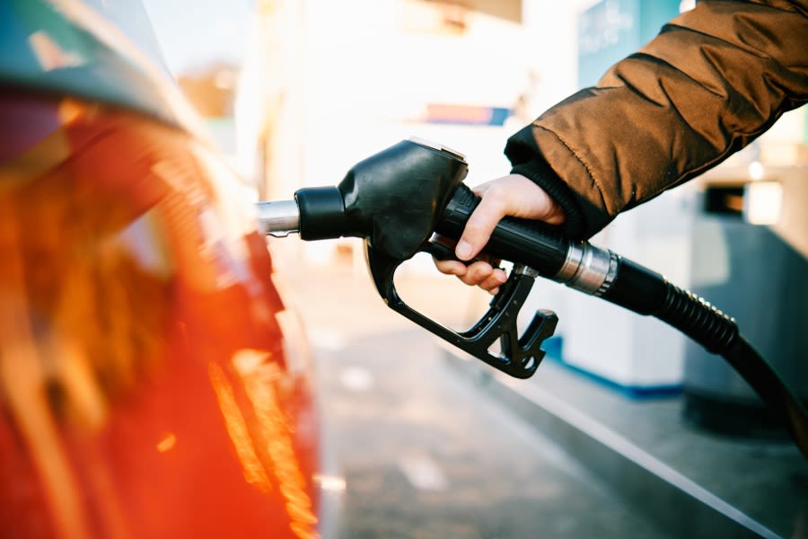 Champaign gas prices rise ahead of summer travel: GasBuddy