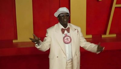 Flavor Flav Orders Entire Red Lobster Menu to Help Chain After Bankruptcy Filing