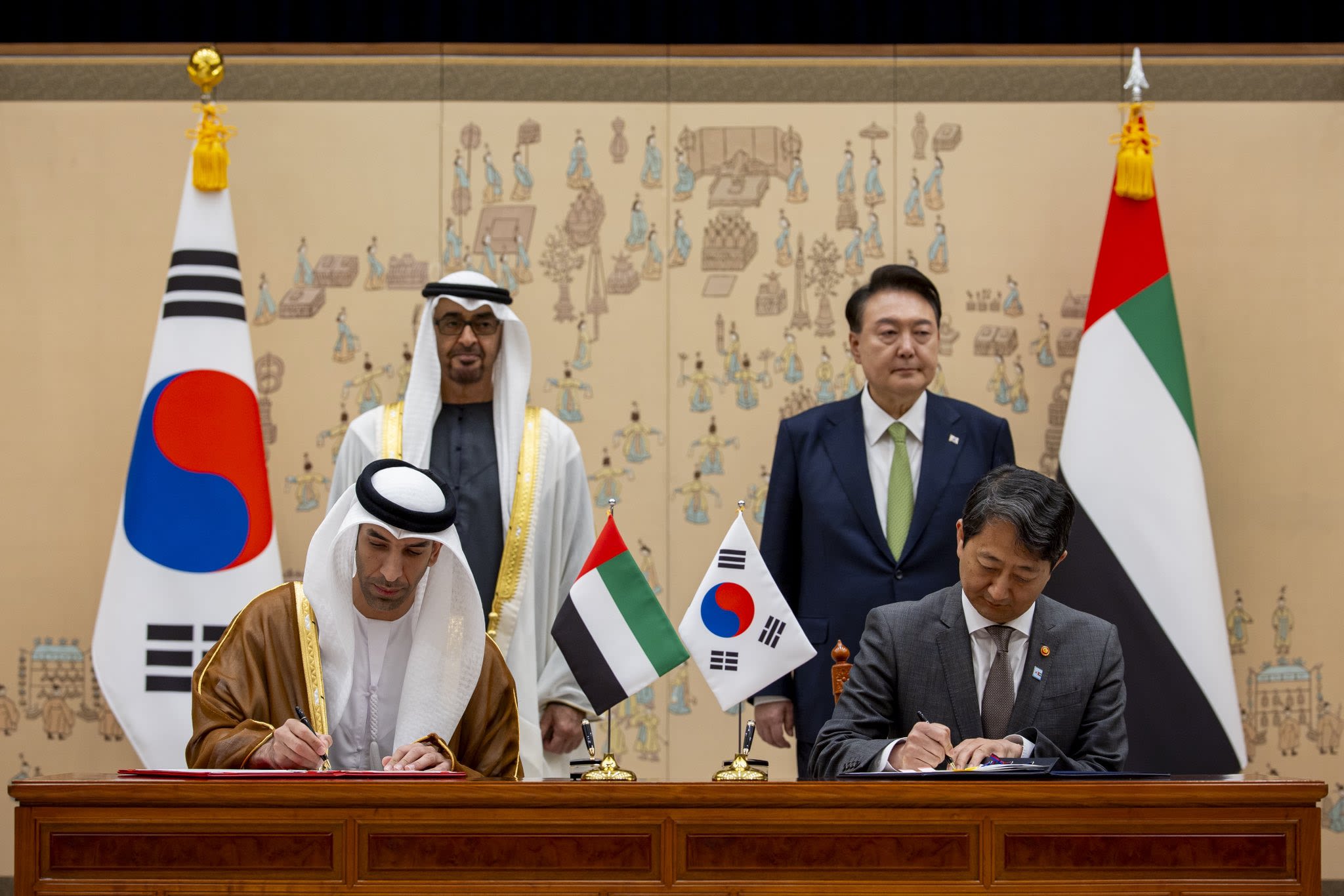 UAE-South Korea sign historic CEPA deal during President Sheikh Mohamed's visit