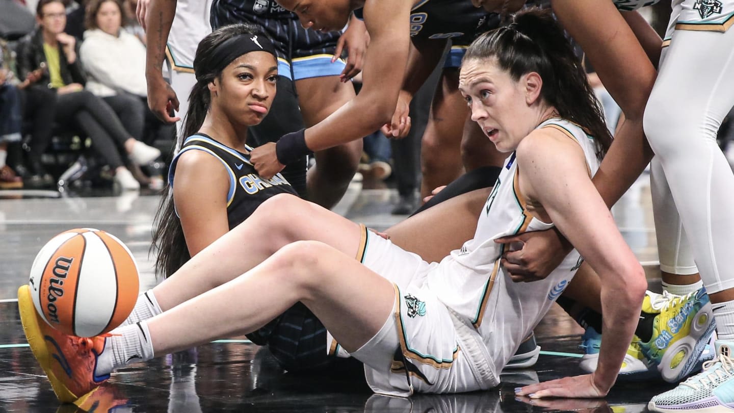 Photo of Angel Reese Mean-Mugging After Clutch Bucket vs. Liberty Is Instantly Iconic