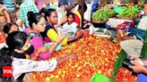 Tomato price breaches ₹100/kg-mark in retail markets as supply reduces | Pune News - Times of India