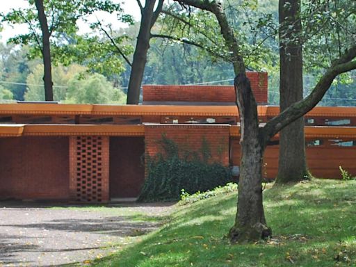 Tour of Original 1949 Frank Lloyd Wright Home in Michigan Is a Trip Back in Time