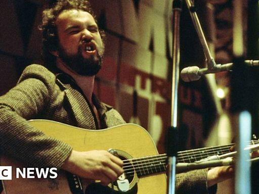 Music pioneer John Martyn's guitars to be auctioned