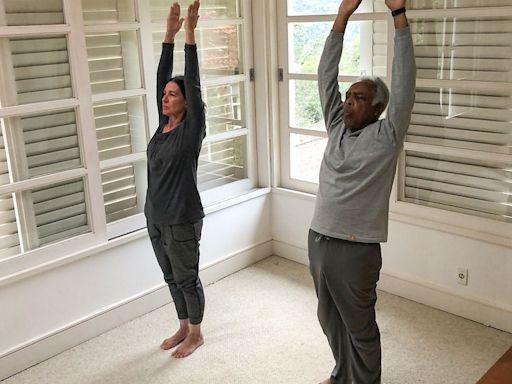 Gilberto Gil e Flora Gil praticam exercícios físicos juntos: "O casal que se exercita junto vive mais feliz?"