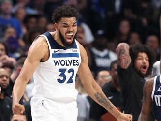 Grading the Knicks' trade for Karl-Anthony Towns that sent Julius Randle, Donte DiVincenzo to the Timberwolves