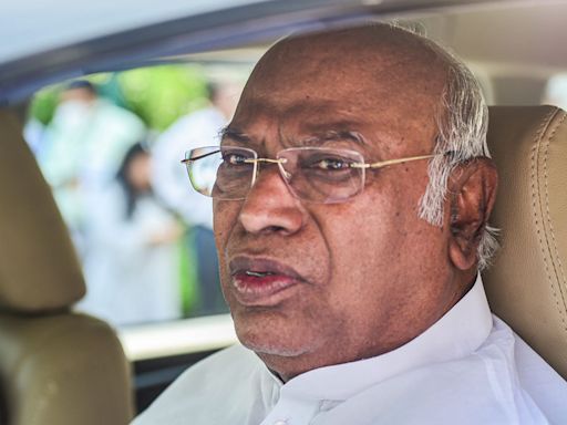 Was forced to go to the Well to get Chairman's attention: Mallikarjun Kharge