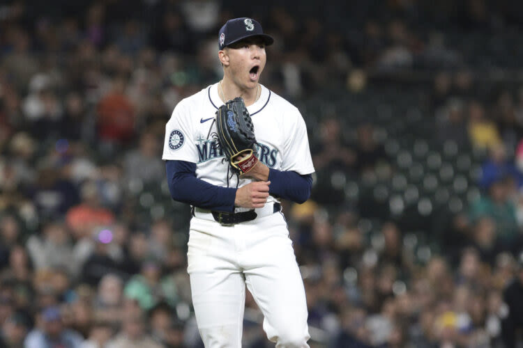 Bryan Woo carries a perfect game into the 7th inning as the Mariners top the Padres 5-2 | News, Sports, Jobs - Maui News