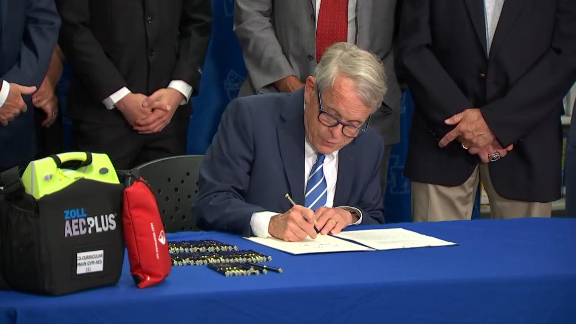 DeWine signs bill requiring AEDs in Ohio schools