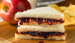 Here's Exactly What Happens to Your Body If You Eat Peanut Butter and Jelly Every Day