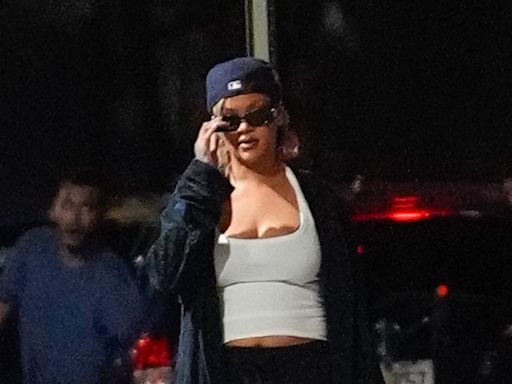 Rihanna Can't Stop Wearing This Classic New York Accessory