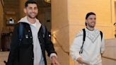 Con estilo: el look de los jugadores de la selección argentina en su llegada a Filadelfia para los amistosos