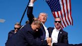 Ataque a Trump: Venden camisetas con la imagen del expresidente ensangrentado y el puño en alto