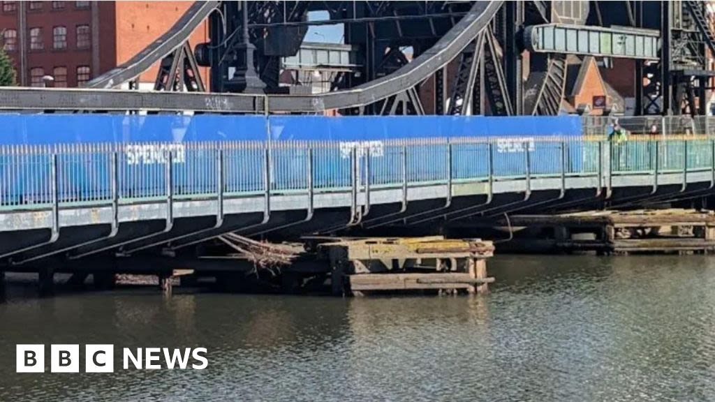 Grimsby: More Corporation Road Bridge footpath closures announced