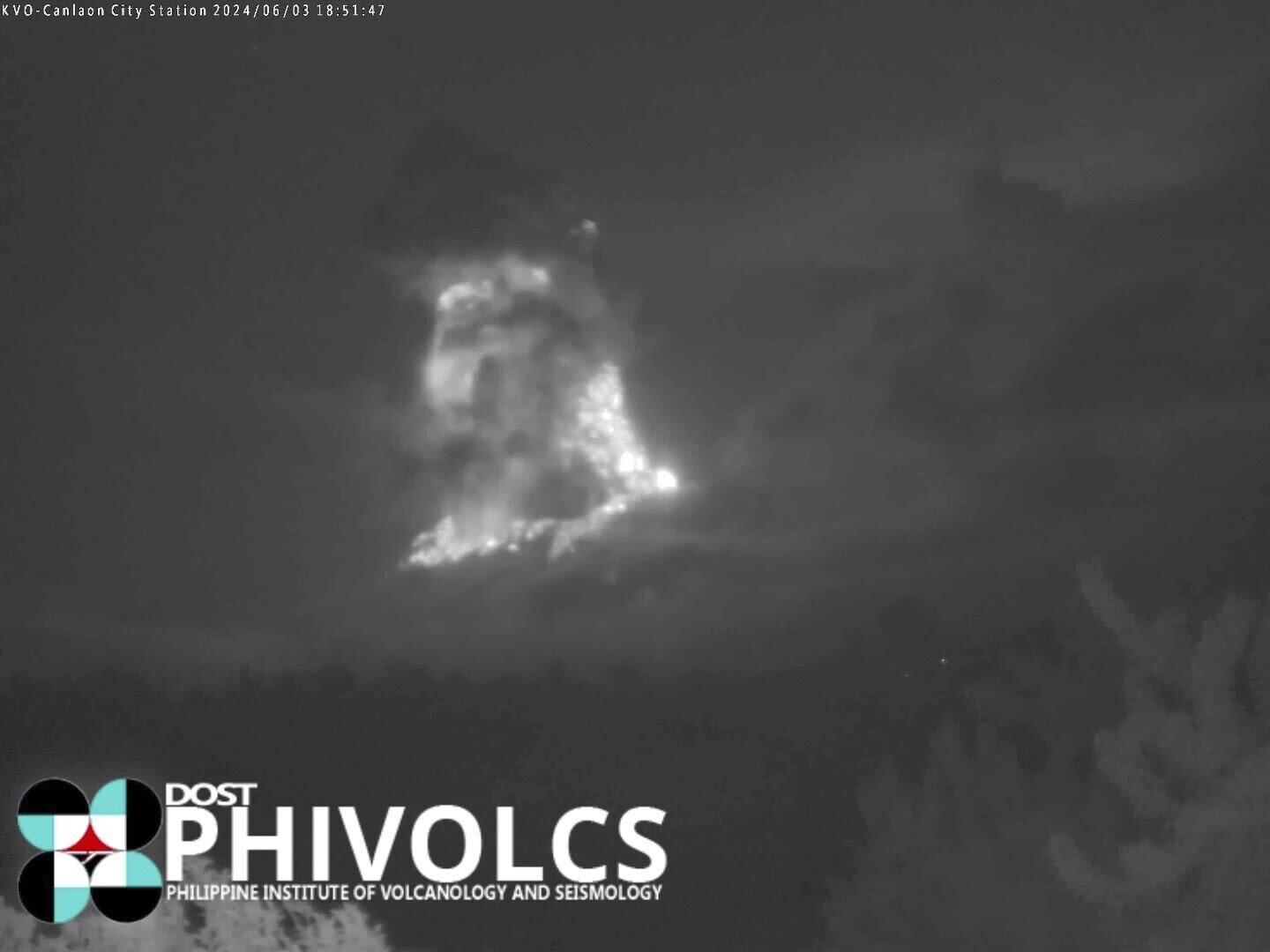 A volcano erupts on a central Philippine island, sending hundreds into evacuation centers