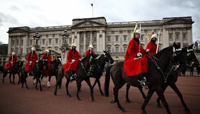 Dos de los caballos que se escaparon en el centro de Londres están graves