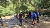 Bomberos rescatan a un joven tras una caída en la Garganta del Capitán