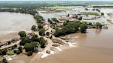 More rain possible in deluged Midwest as flooding breaches levees in Iowa