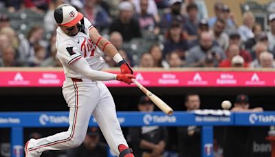 Twins' Royce Lewis leaves game vs. Tigers with left groin tightness after 2-run double