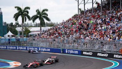 Con sabor a show latino, vuelve la F1 a Miami