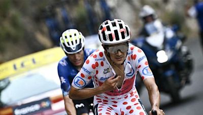 El ecuatoriano Carapaz se asegura terminar el Tour con el maillot a lunares | Teletica
